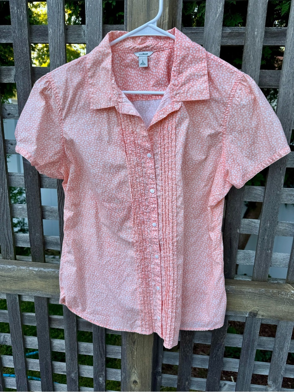 Women’s LL Bean puffed sleeve cotton blouse - Picture 8 of 9